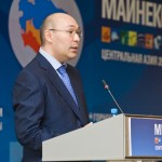 [:en]Mr Kelimbetov delivering keynote [:ru] г-н К. Н. Келимбетов на трибуне форума Майнекс Центральная Азия 2011